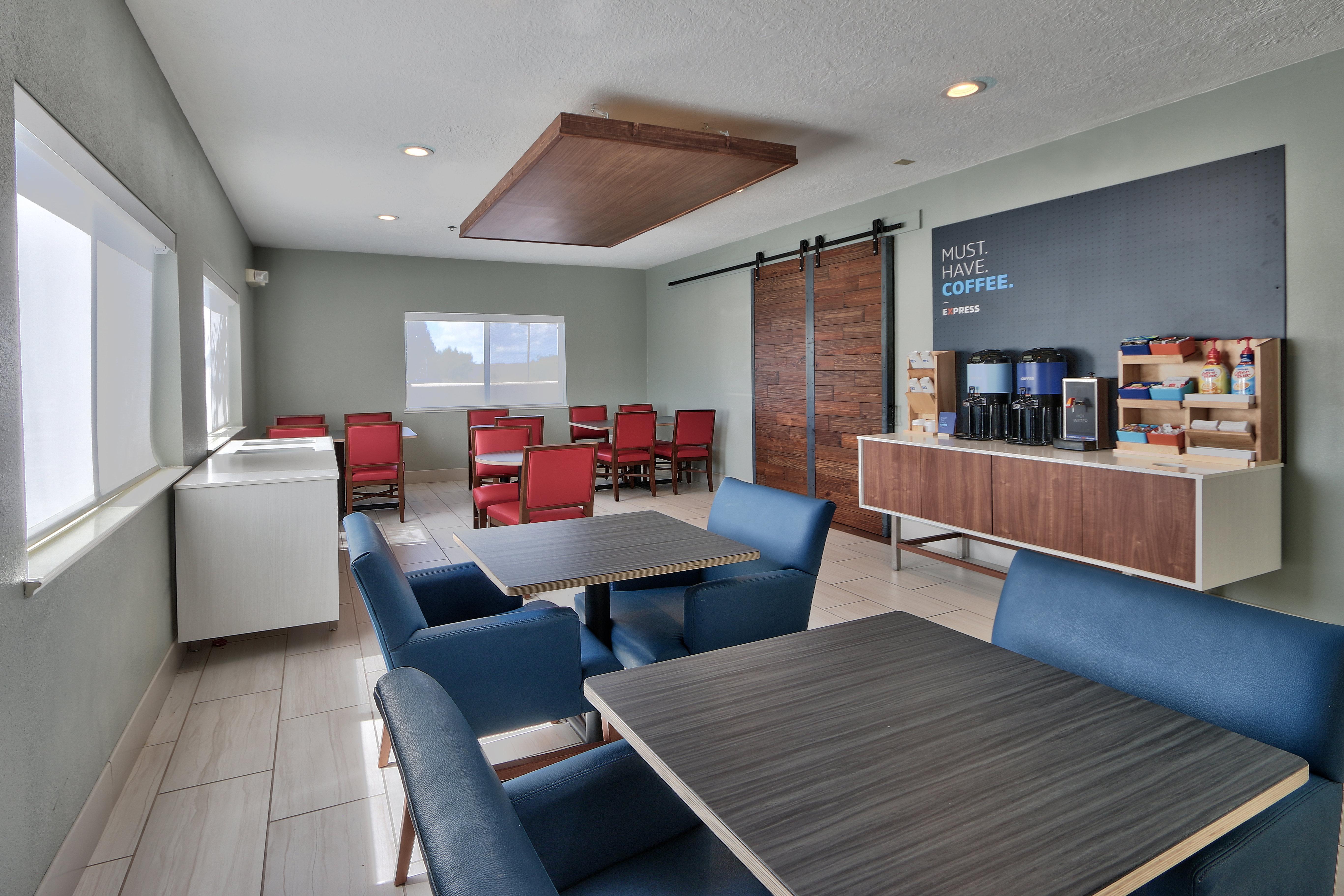 Holiday Inn Express Hotel & Suites Albuquerque - North Balloon Fiesta Park By Ihg Exterior photo