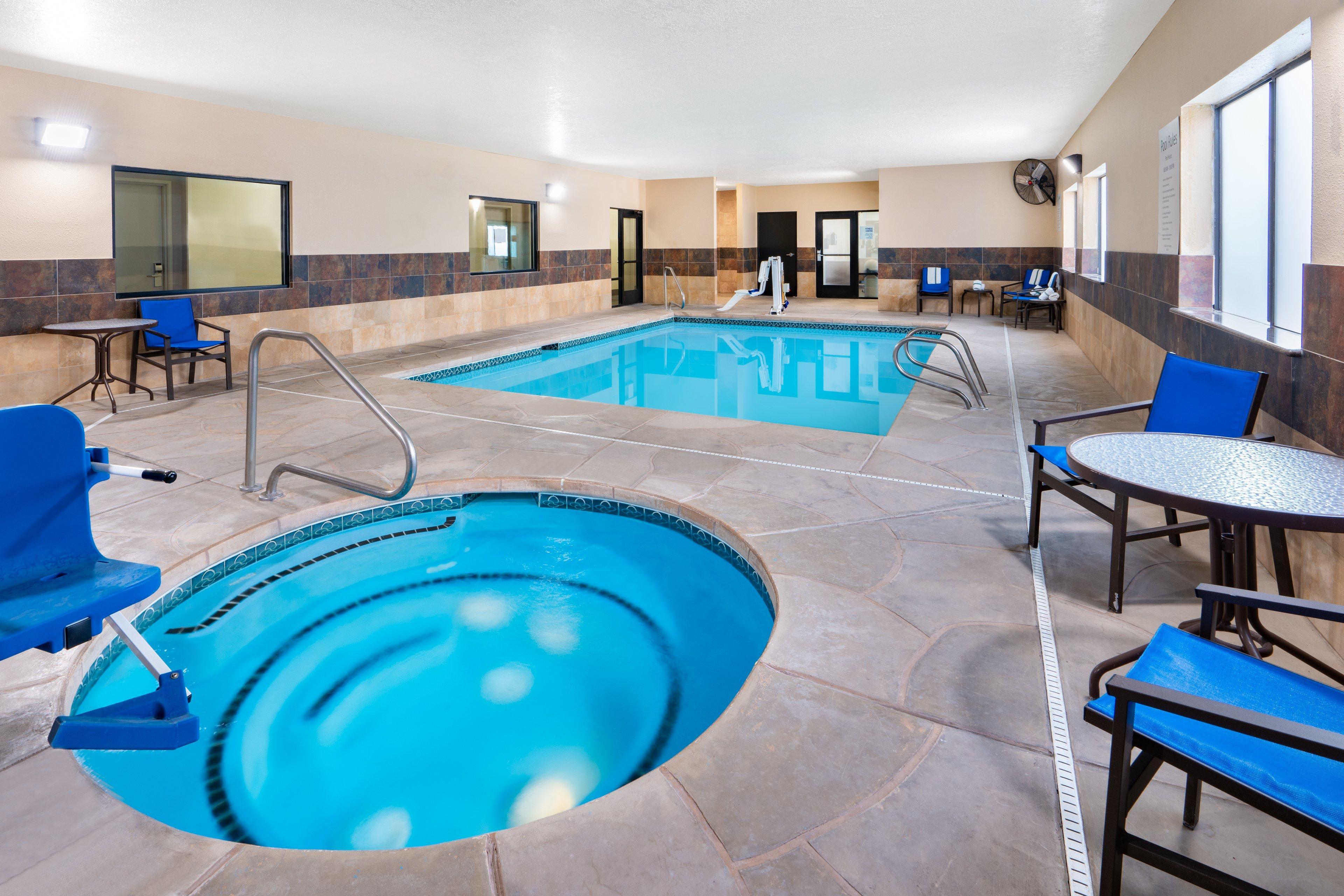 Holiday Inn Express Hotel & Suites Albuquerque - North Balloon Fiesta Park By Ihg Exterior photo