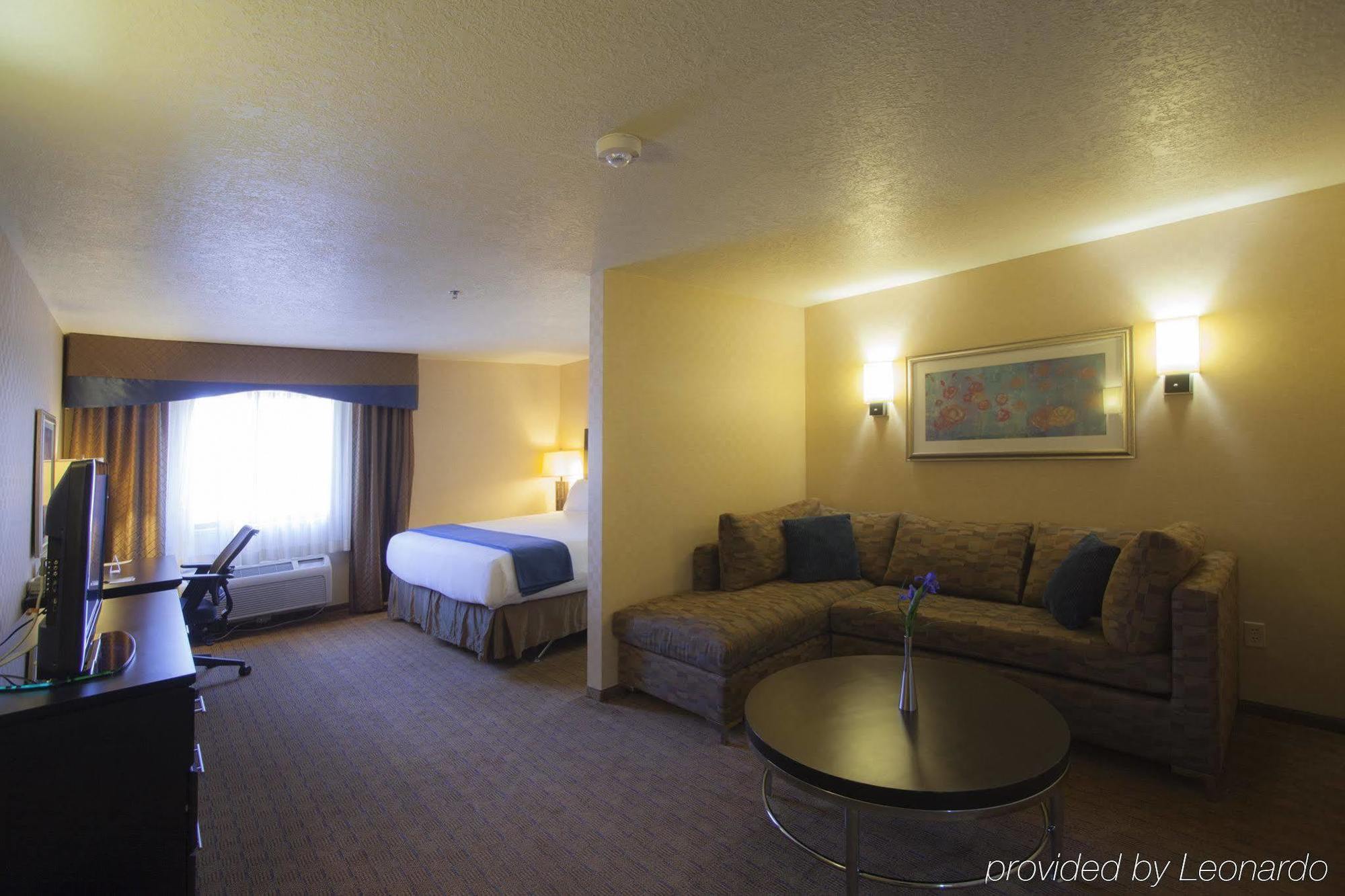 Holiday Inn Express Hotel & Suites Albuquerque - North Balloon Fiesta Park By Ihg Exterior photo