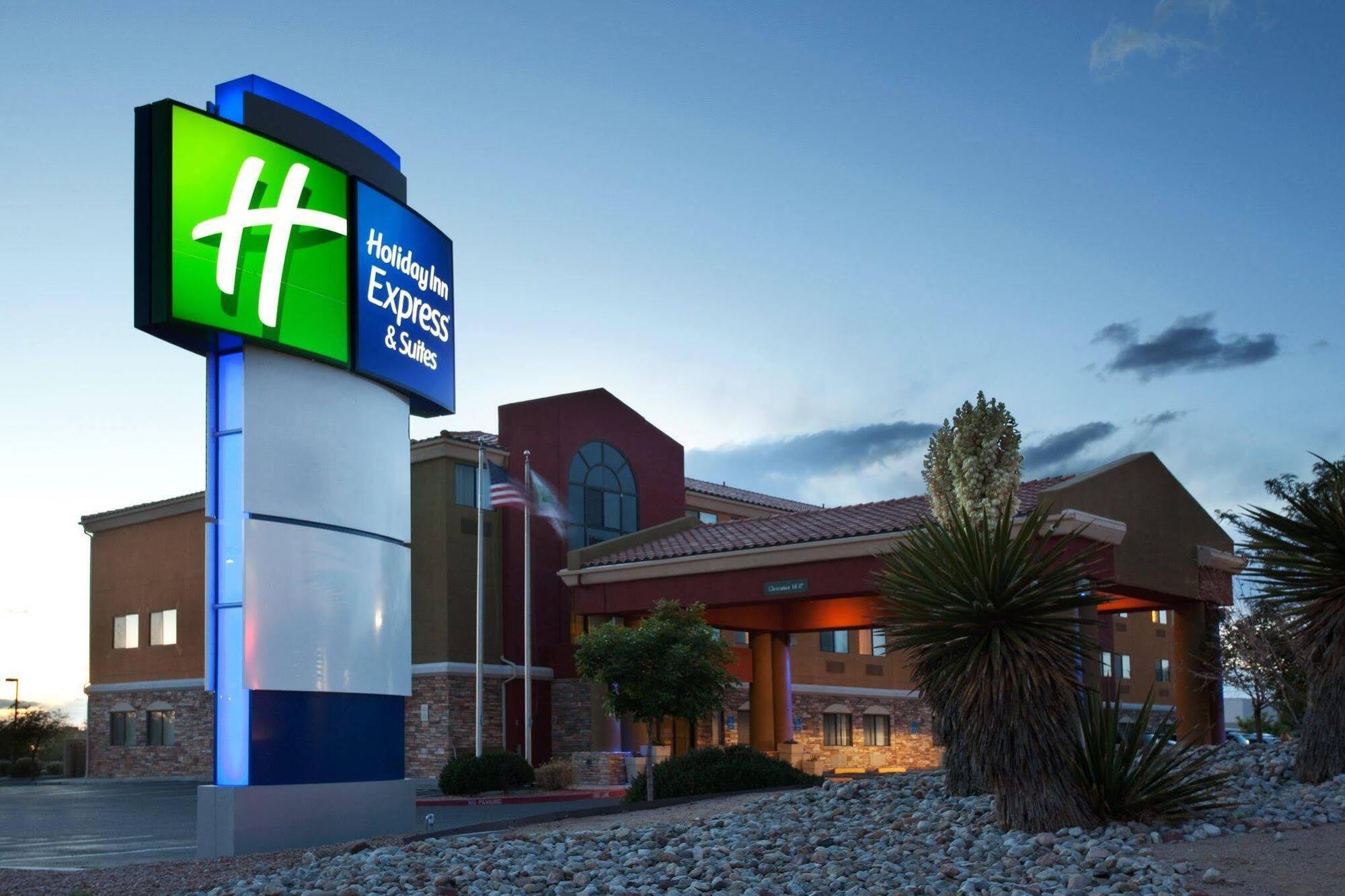 Holiday Inn Express Hotel & Suites Albuquerque - North Balloon Fiesta Park By Ihg Exterior photo